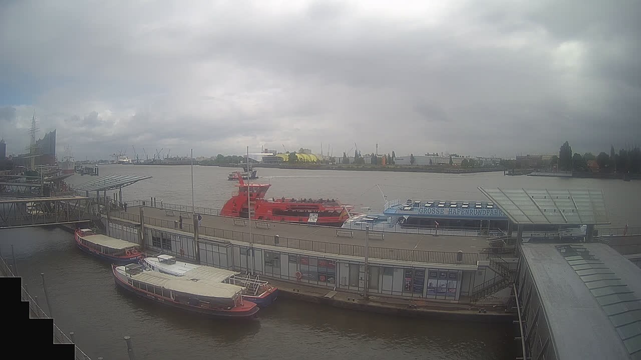 Archiv Foto Webcam Hamburg: Landungsbrücken
