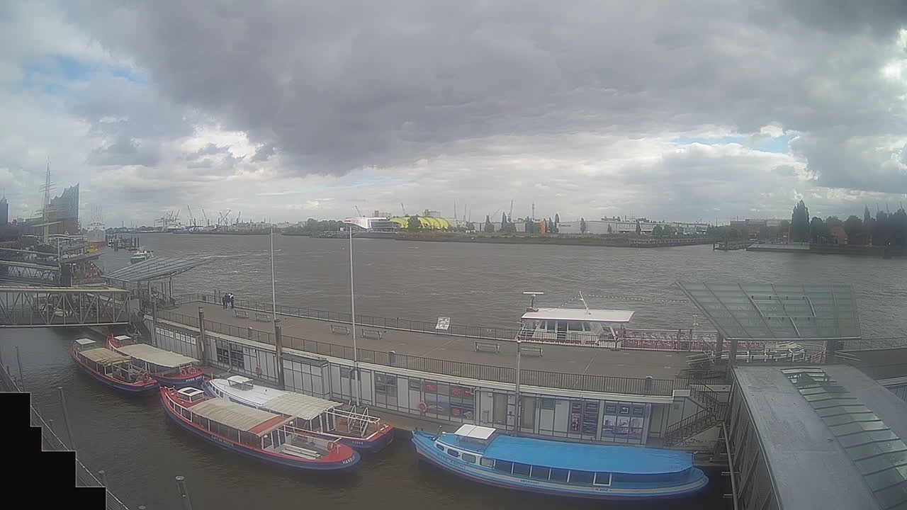 Archiv Foto Webcam Hamburg: Landungsbrücken