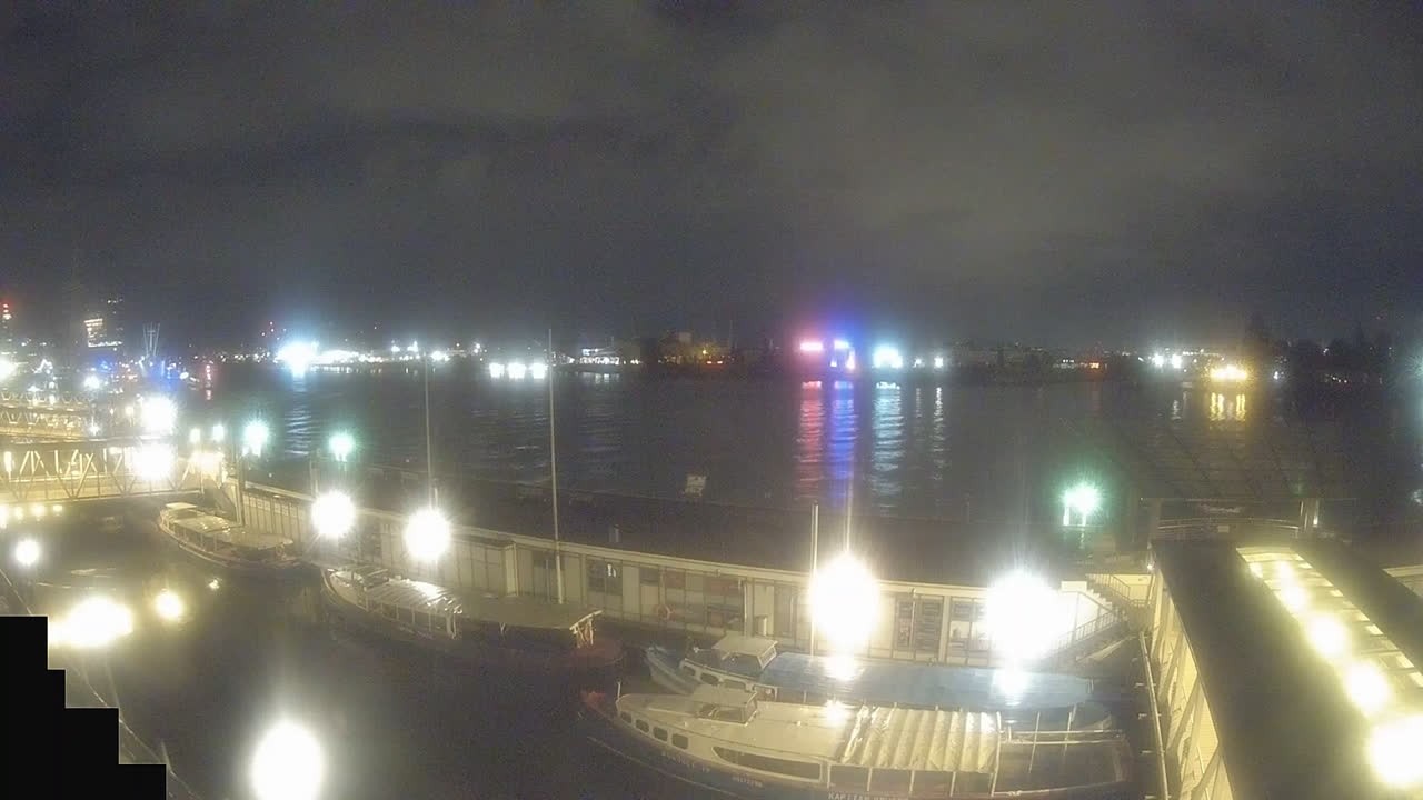 Archiv Foto Webcam Hamburg: Landungsbrücken