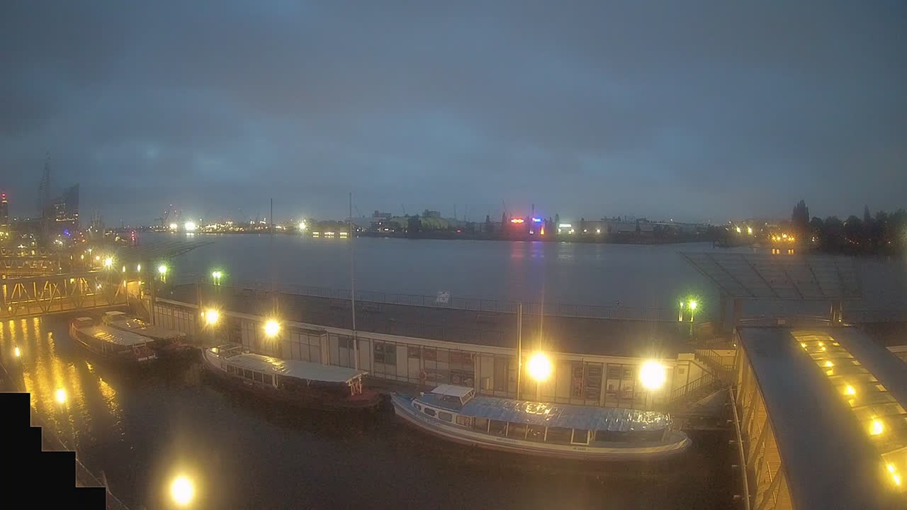 Archiv Foto Webcam Hamburg: Landungsbrücken