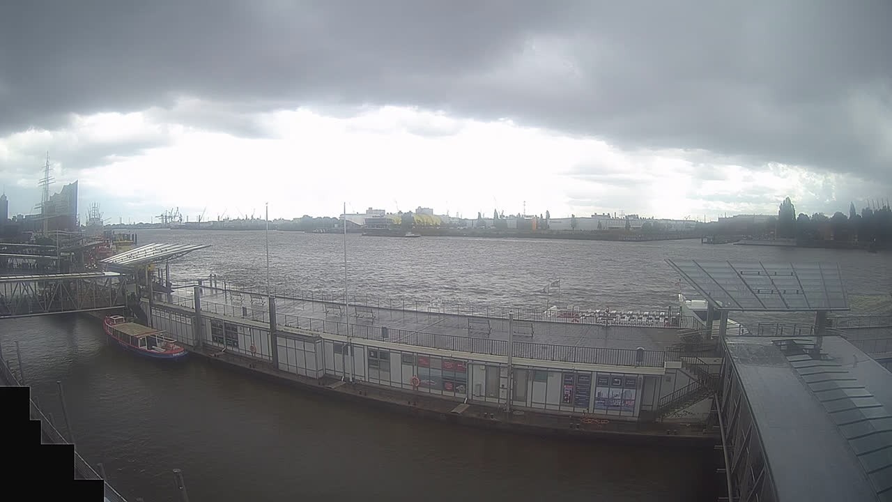 Archiv Foto Webcam Hamburg: Landungsbrücken