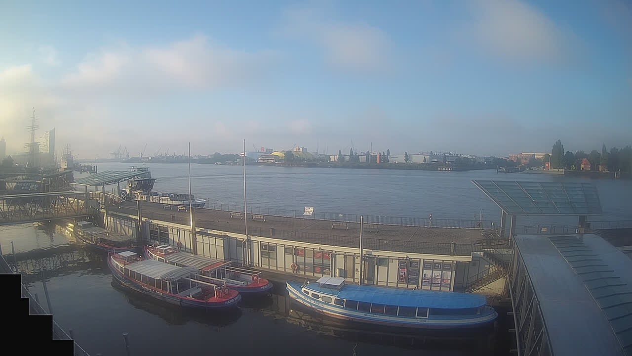 Archiv Foto Webcam Hamburg: Landungsbrücken