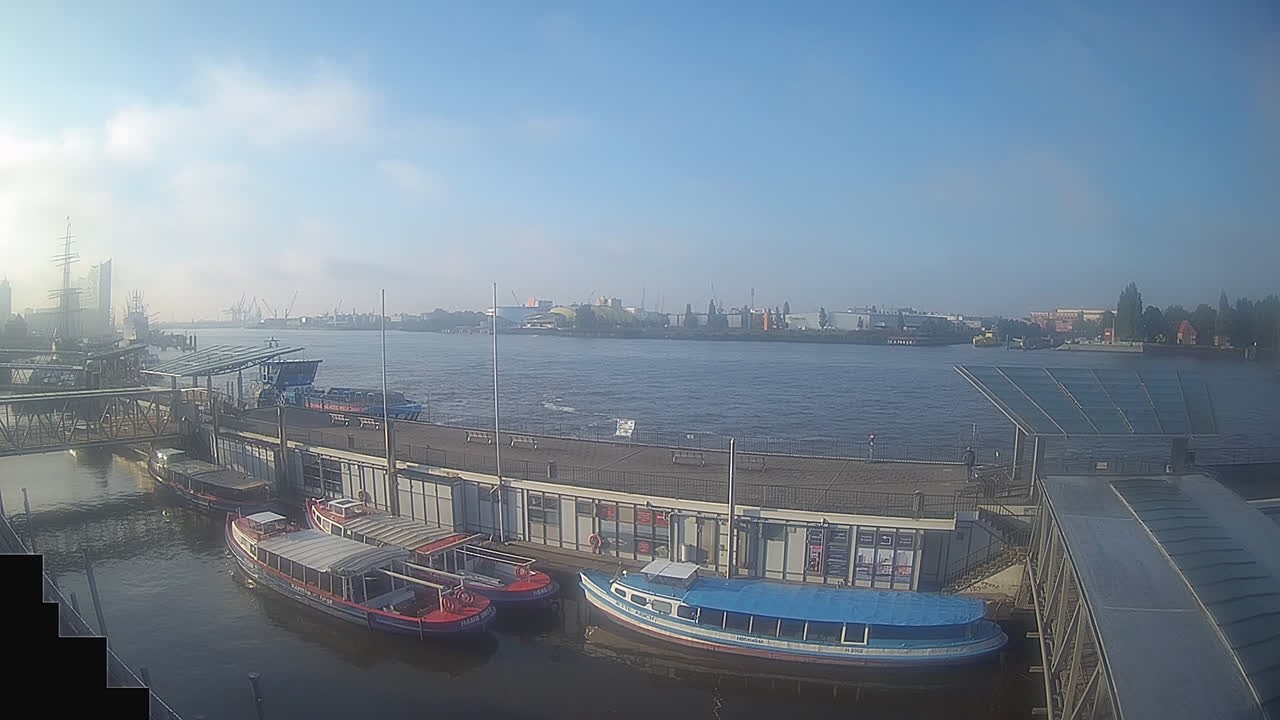 Archiv Foto Webcam Hamburg: Landungsbrücken