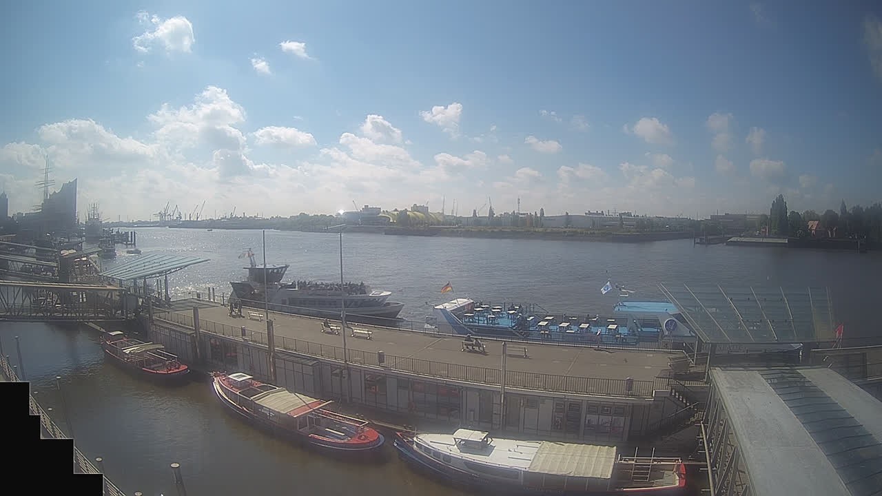 Archiv Foto Webcam Hamburg: Landungsbrücken