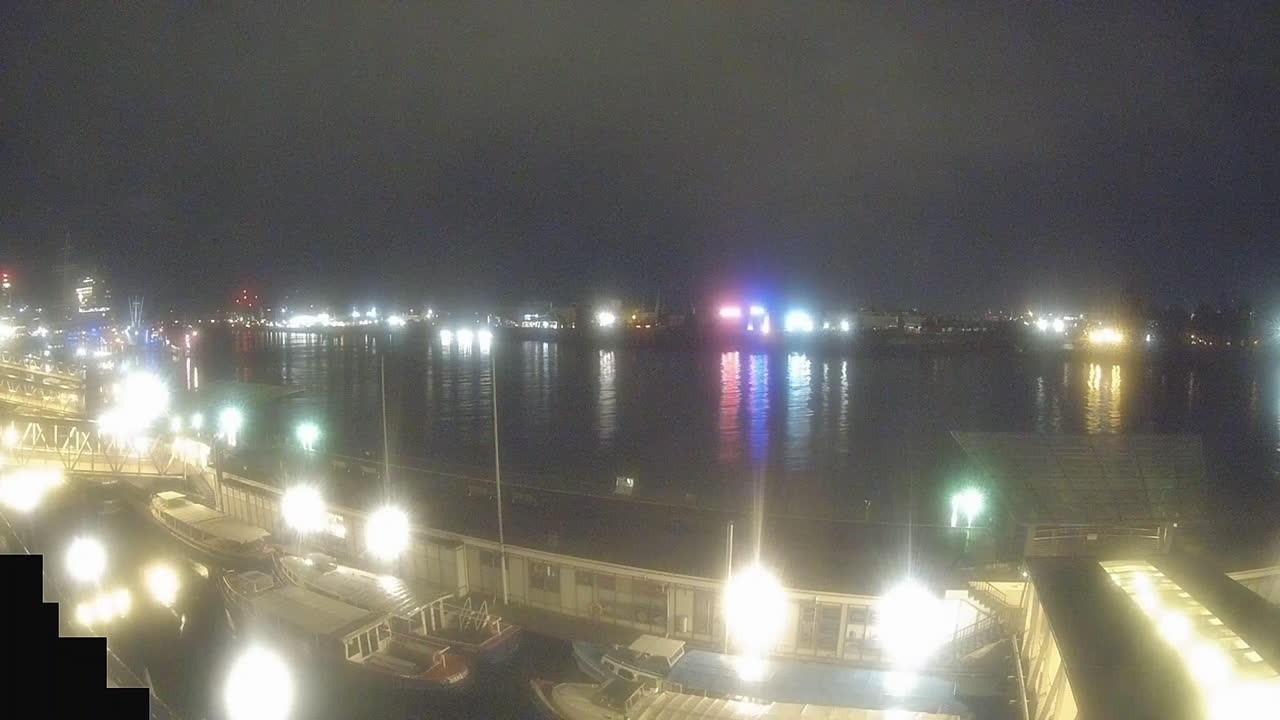 Archiv Foto Webcam Hamburg: Landungsbrücken