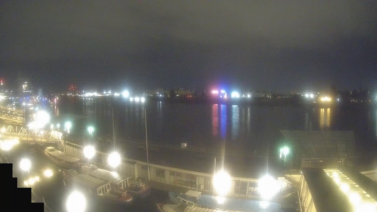 Archiv Foto Webcam Hamburg: Landungsbrücken