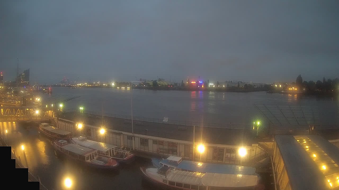 Archiv Foto Webcam Hamburg: Landungsbrücken