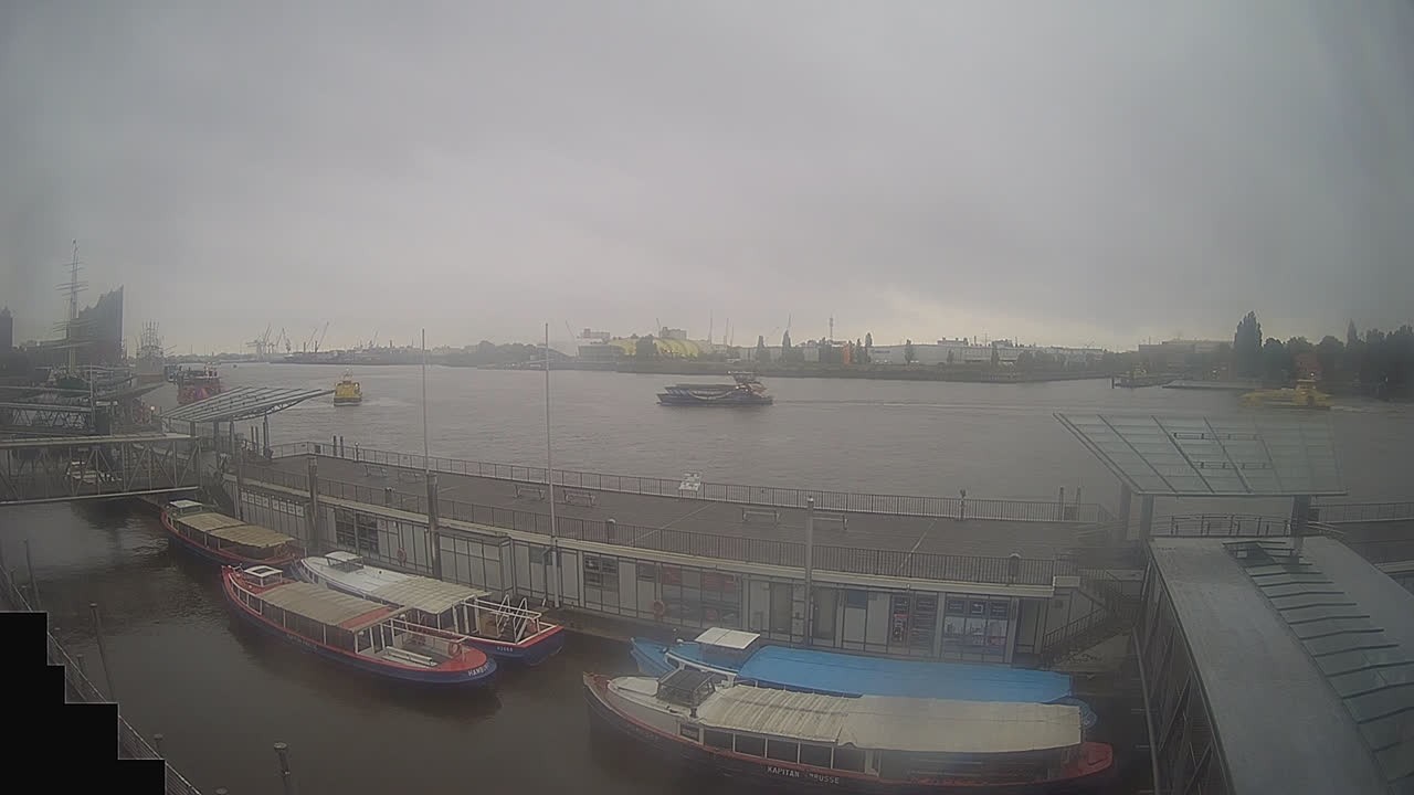 Archiv Foto Webcam Hamburg: Landungsbrücken