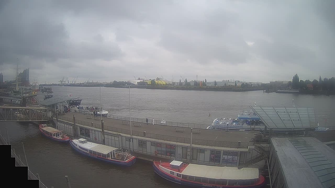 Archiv Foto Webcam Hamburg: Landungsbrücken