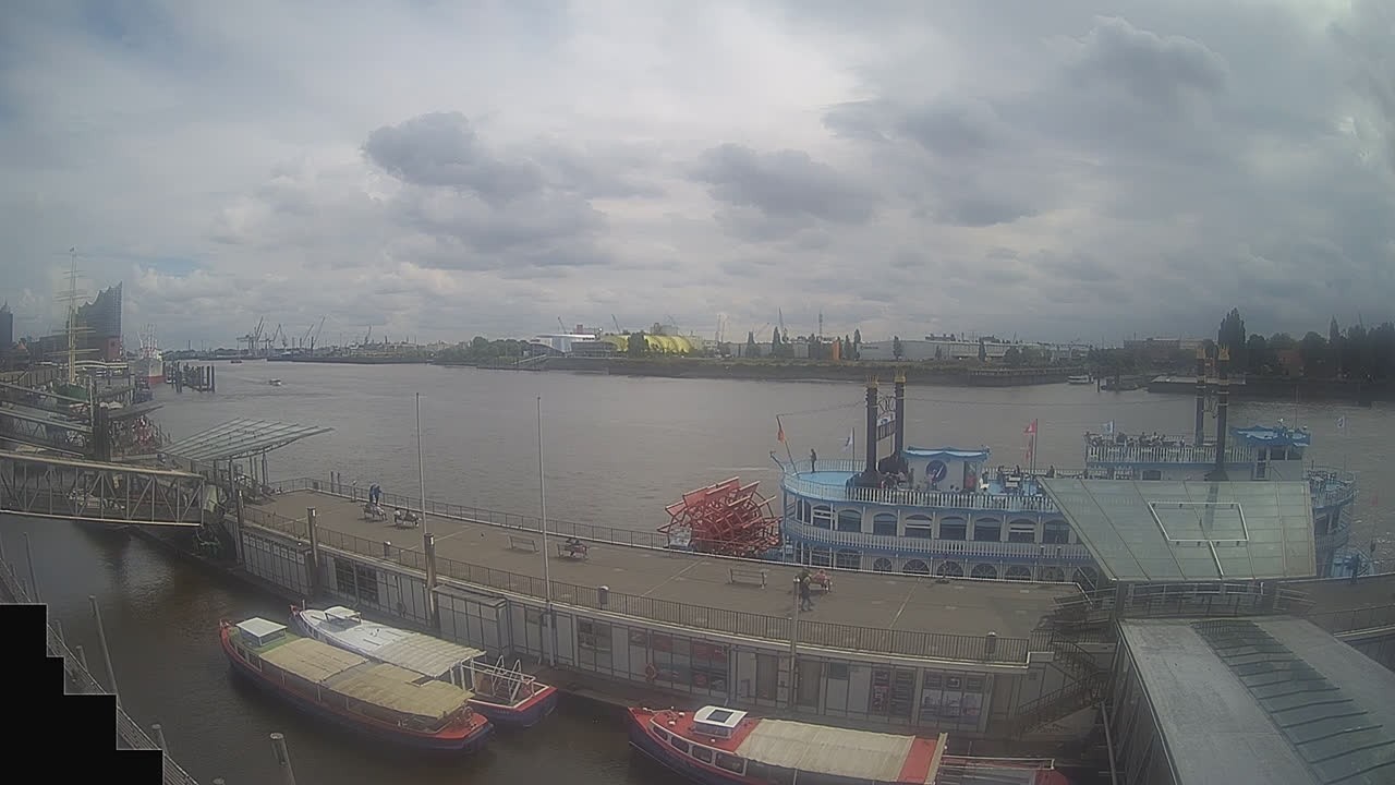 Archiv Foto Webcam Hamburg: Landungsbrücken