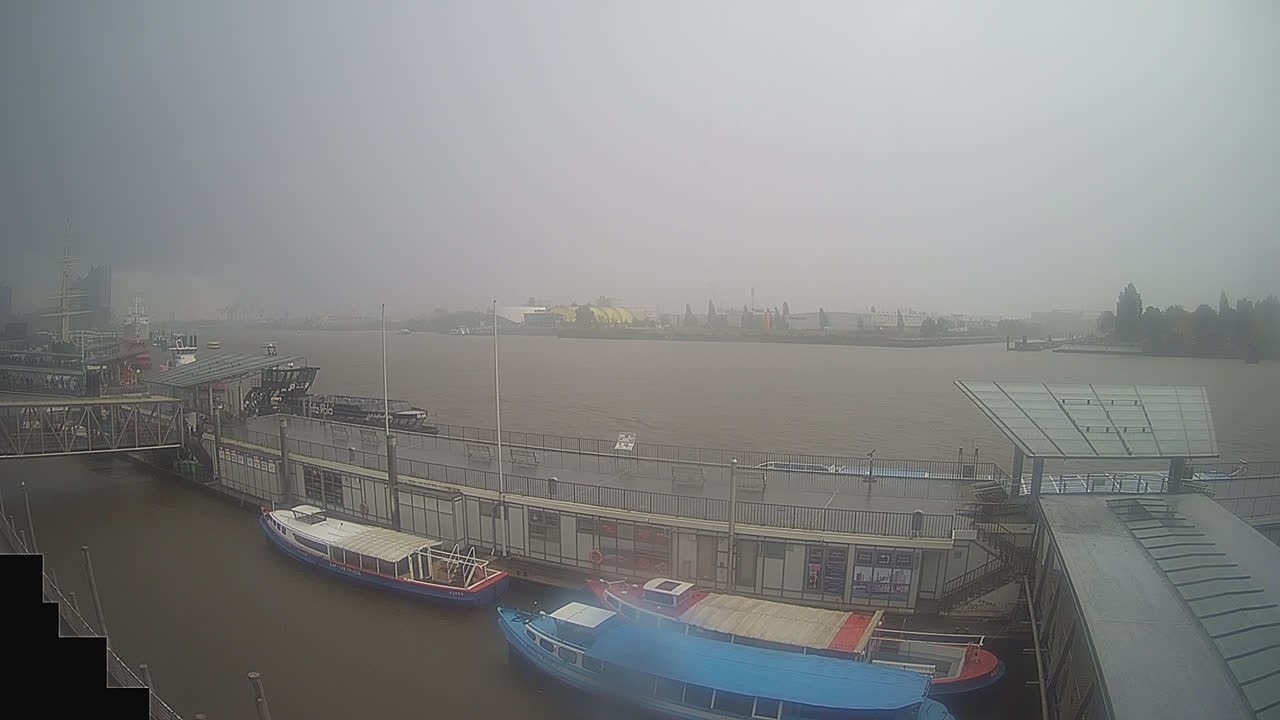Archiv Foto Webcam Hamburg: Landungsbrücken