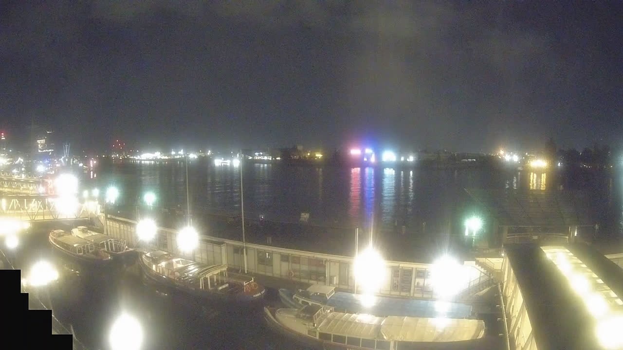 Archiv Foto Webcam Hamburg: Landungsbrücken