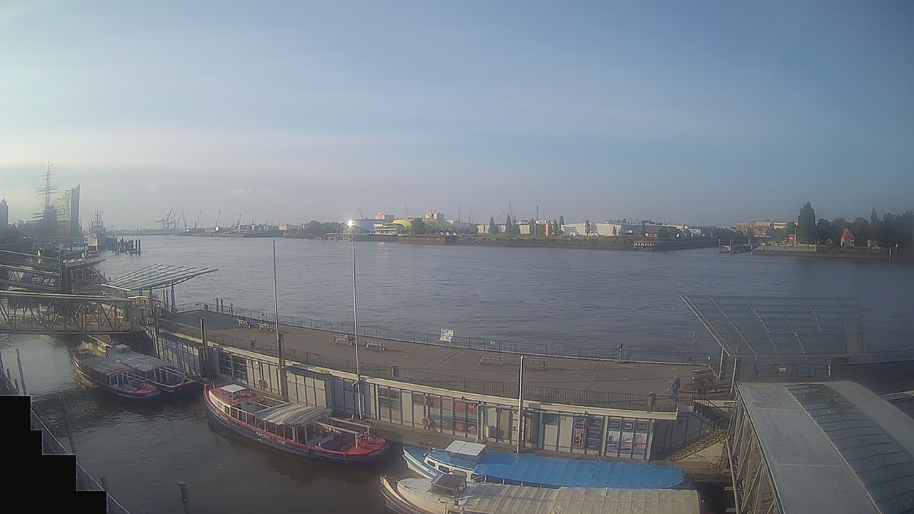 Archiv Foto Webcam Hamburg: Landungsbrücken