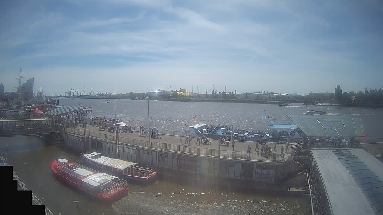 Archiv Foto Webcam Hamburg: Landungsbrücken