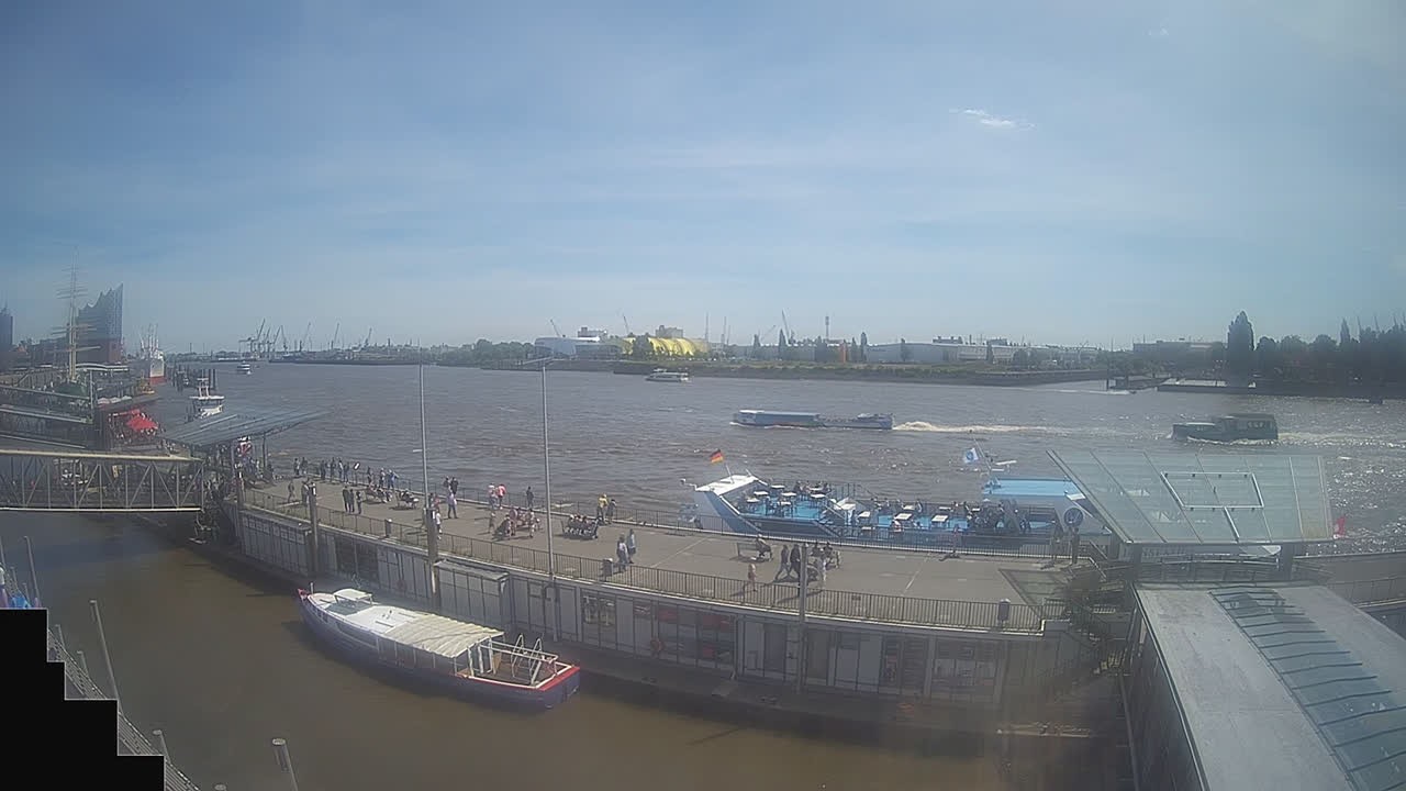 Archiv Foto Webcam Hamburg: Landungsbrücken