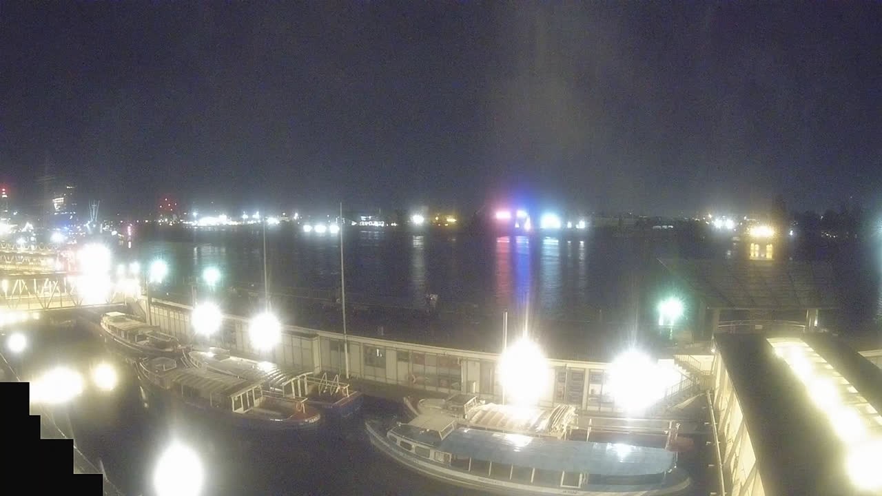 Archiv Foto Webcam Hamburg: Landungsbrücken