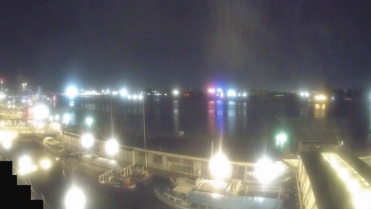 Archiv Foto Webcam Hamburg: Landungsbrücken
