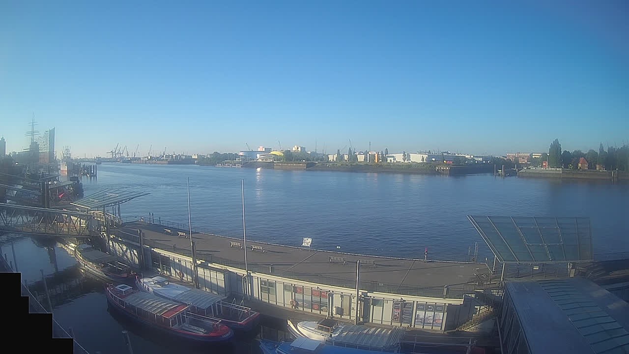 Archiv Foto Webcam Hamburg: Landungsbrücken