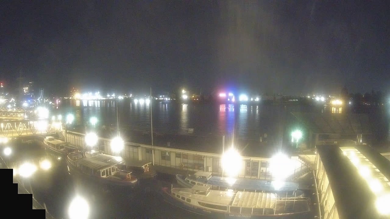 Archiv Foto Webcam Hamburg: Landungsbrücken