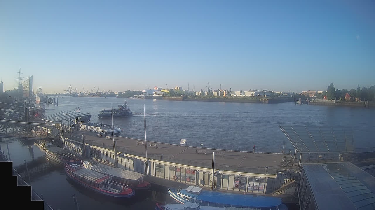 Archiv Foto Webcam Hamburg: Landungsbrücken