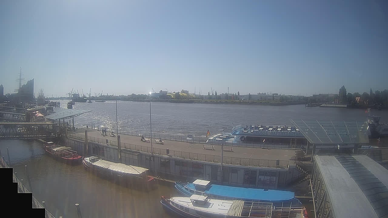 Archiv Foto Webcam Hamburg: Landungsbrücken