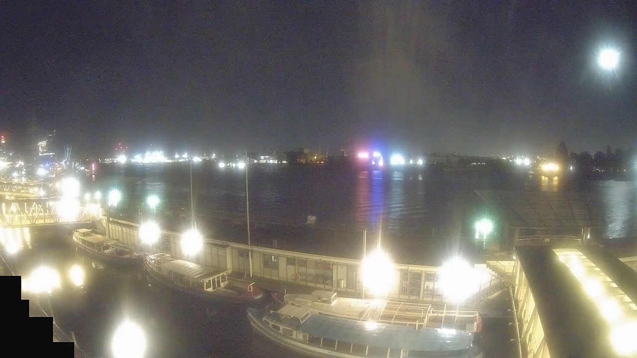 Archiv Foto Webcam Hamburg: Landungsbrücken