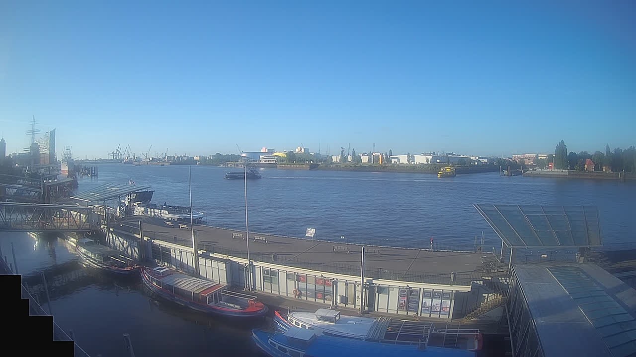 Archiv Foto Webcam Hamburg: Landungsbrücken