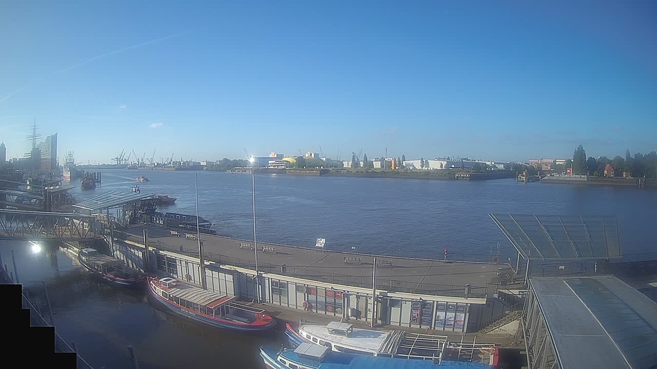 Archiv Foto Webcam Hamburg: Landungsbrücken