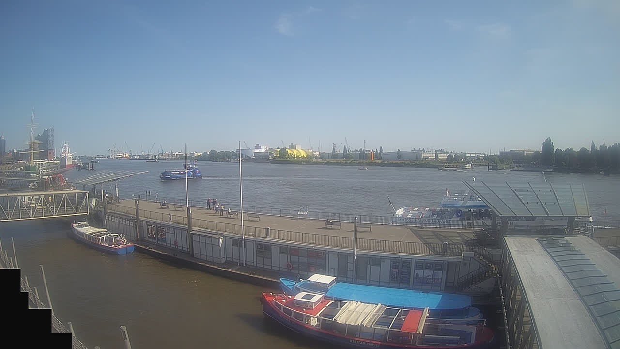 Archiv Foto Webcam Hamburg: Landungsbrücken