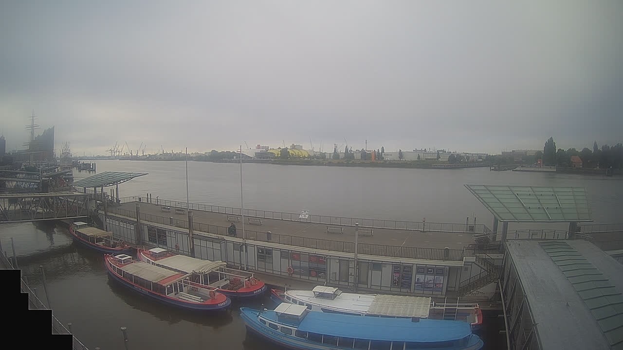 Archiv Foto Webcam Hamburg: Landungsbrücken