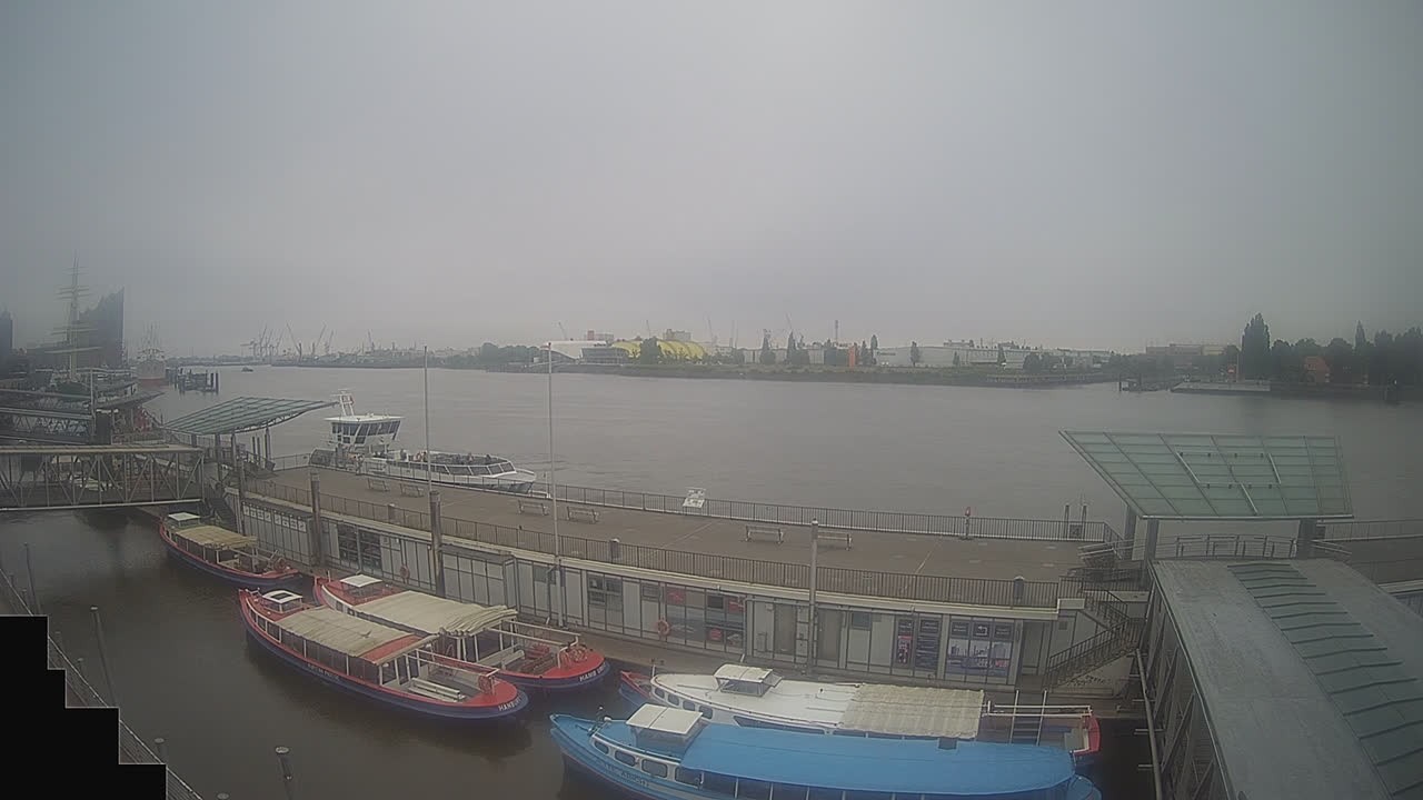 Archiv Foto Webcam Hamburg: Landungsbrücken