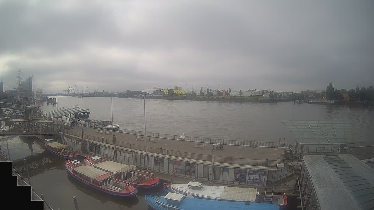 Archiv Foto Webcam Hamburg: Landungsbrücken
