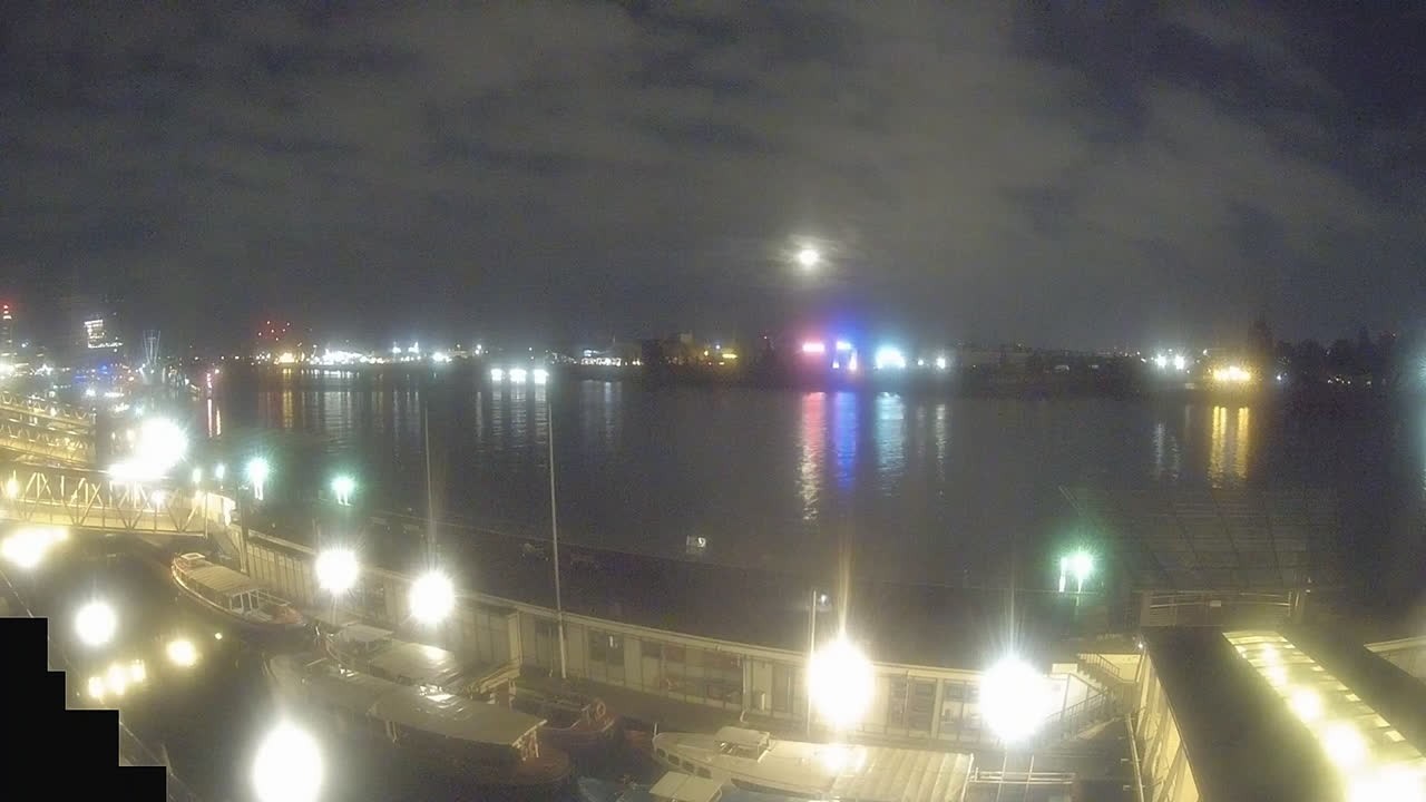 Archiv Foto Webcam Hamburg: Landungsbrücken