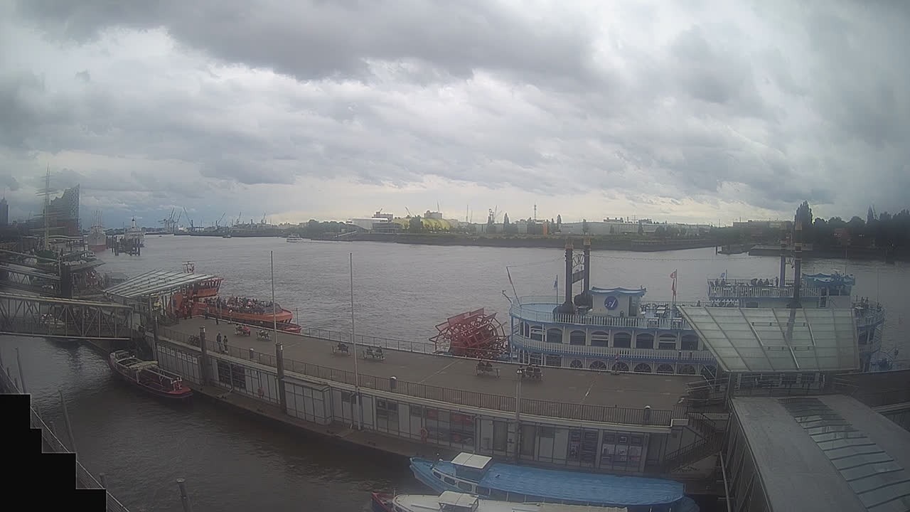 Archiv Foto Webcam Hamburg: Landungsbrücken