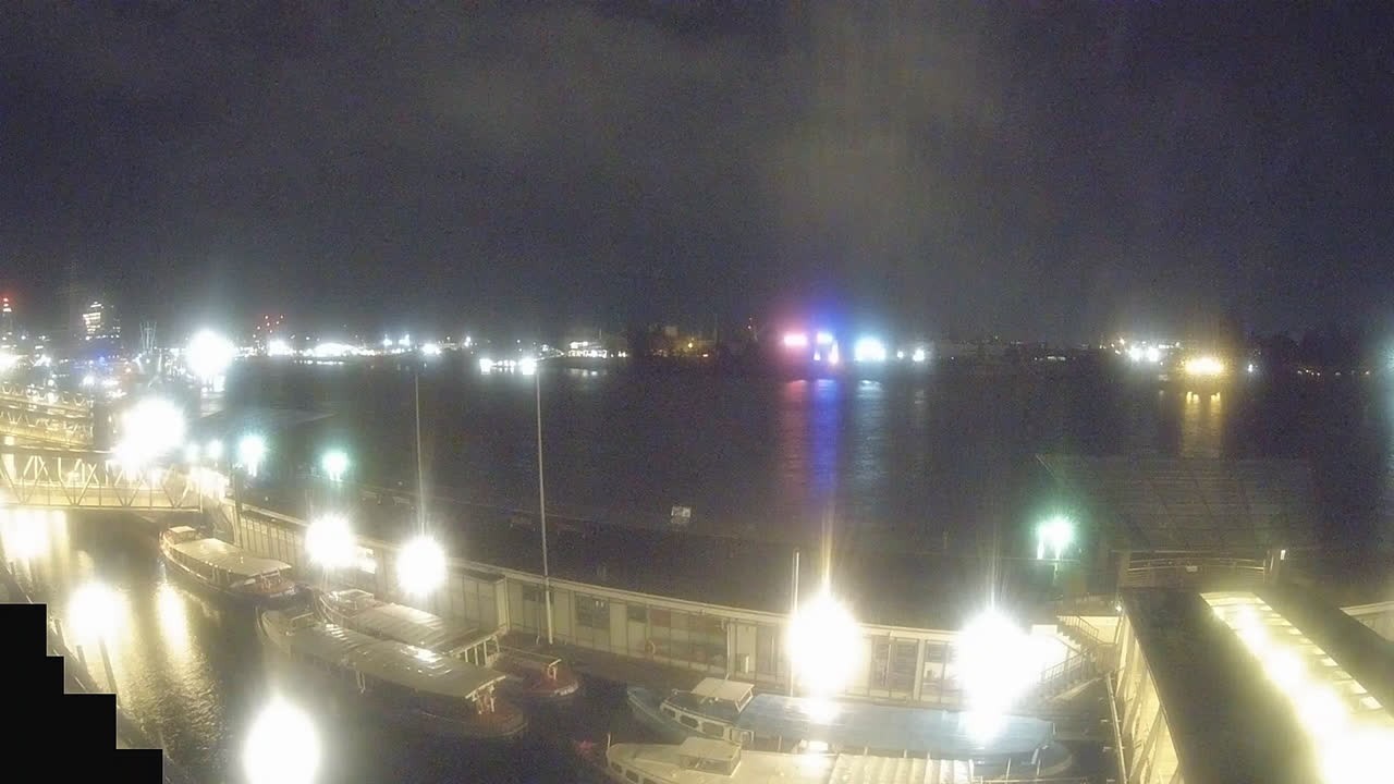 Archiv Foto Webcam Hamburg: Landungsbrücken