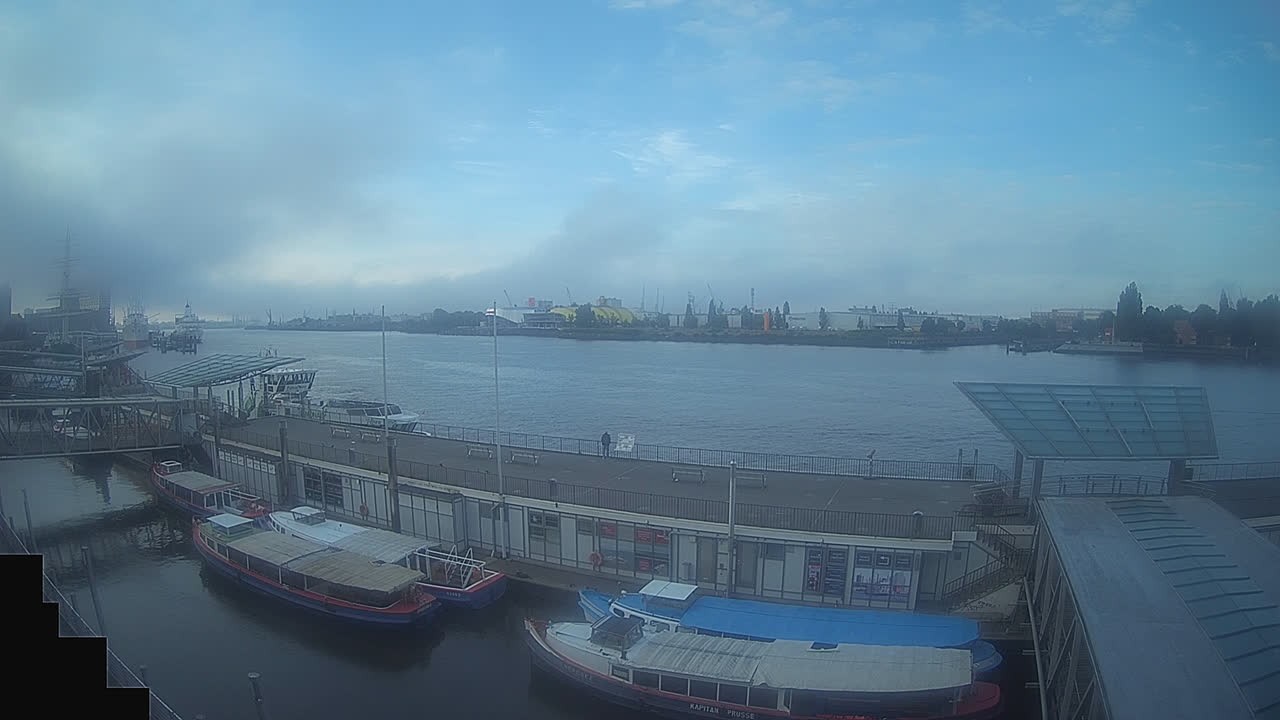 Archiv Foto Webcam Hamburg: Landungsbrücken