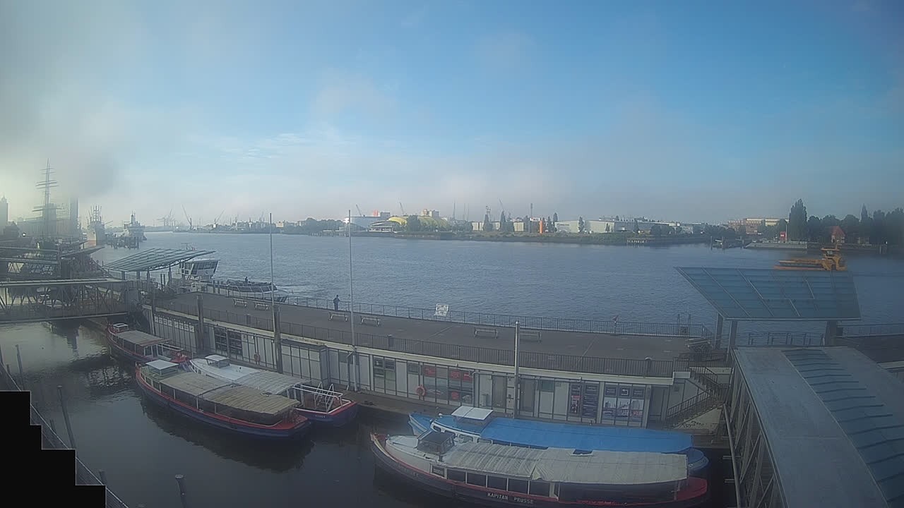 Archiv Foto Webcam Hamburg: Landungsbrücken