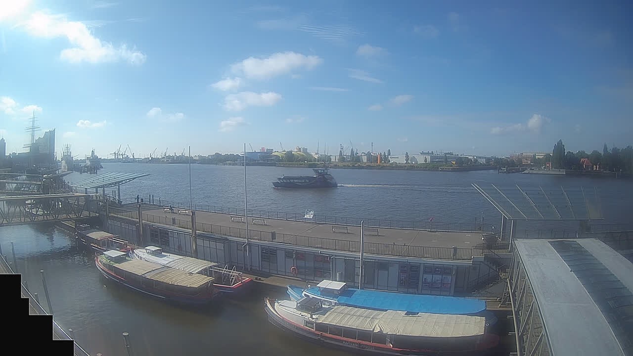 Archiv Foto Webcam Hamburg: Landungsbrücken