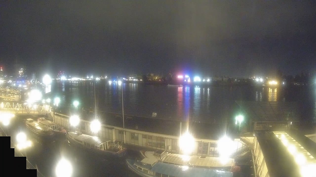 Archiv Foto Webcam Hamburg: Landungsbrücken
