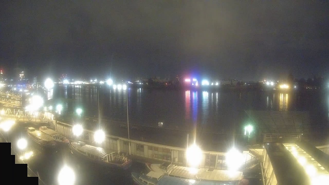Archiv Foto Webcam Hamburg: Landungsbrücken