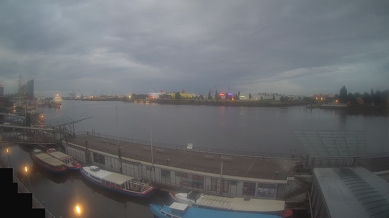 Archiv Foto Webcam Hamburg: Landungsbrücken