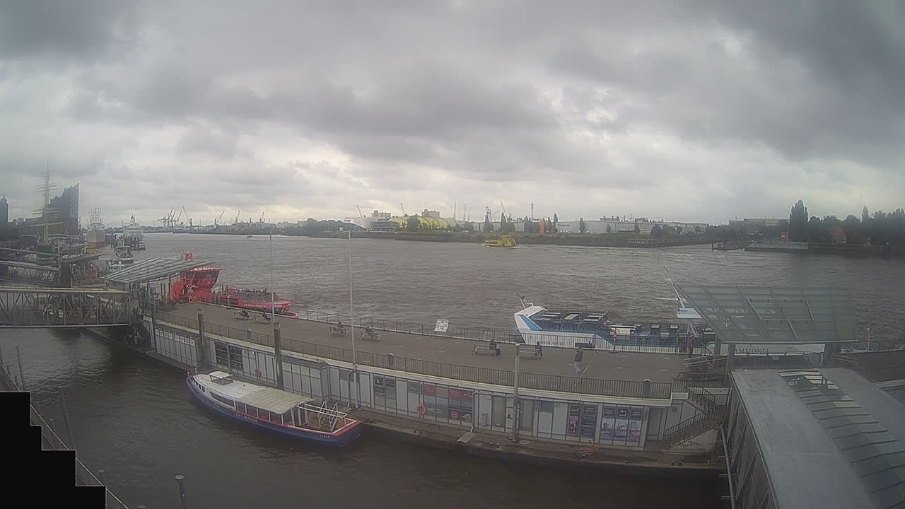 Archiv Foto Webcam Hamburg: Landungsbrücken