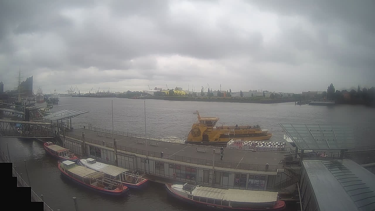 Archiv Foto Webcam Hamburg: Landungsbrücken