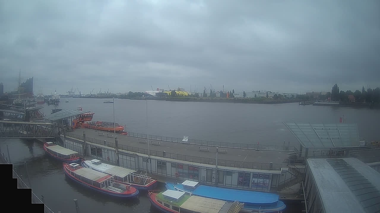 Archiv Foto Webcam Hamburg: Landungsbrücken