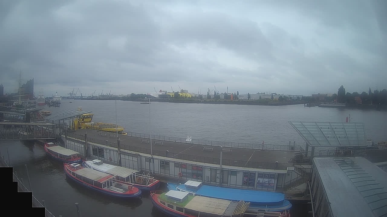 Archiv Foto Webcam Hamburg: Landungsbrücken