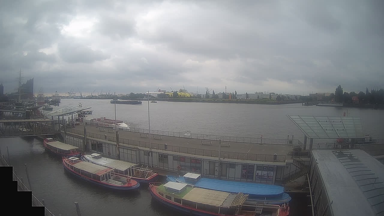 Archiv Foto Webcam Hamburg: Landungsbrücken
