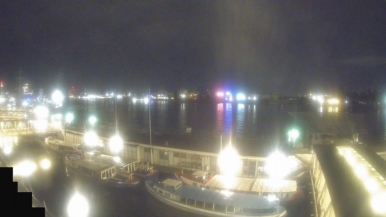 Archiv Foto Webcam Hamburg: Landungsbrücken