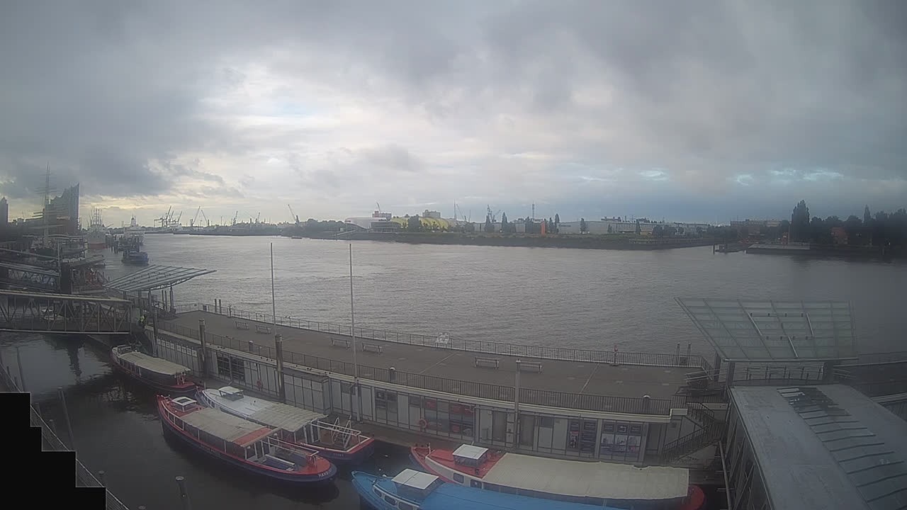 Archiv Foto Webcam Hamburg: Landungsbrücken