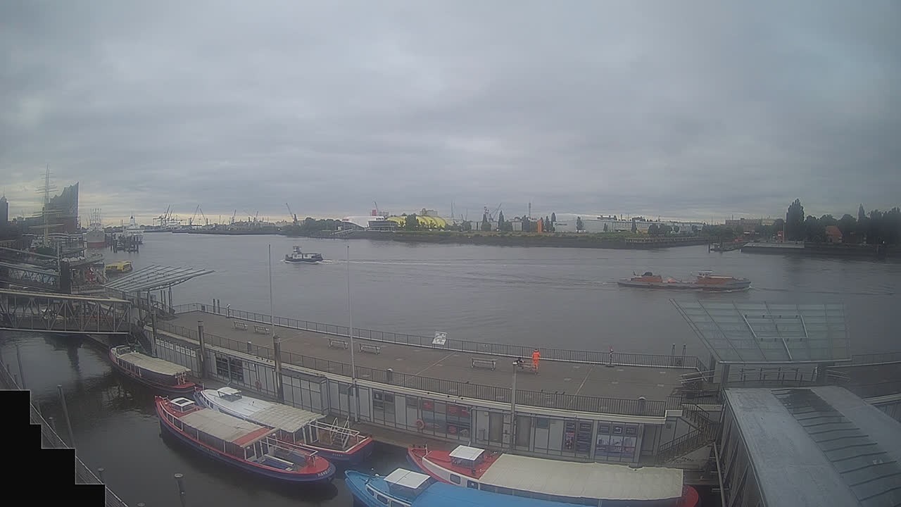 Archiv Foto Webcam Hamburg: Landungsbrücken