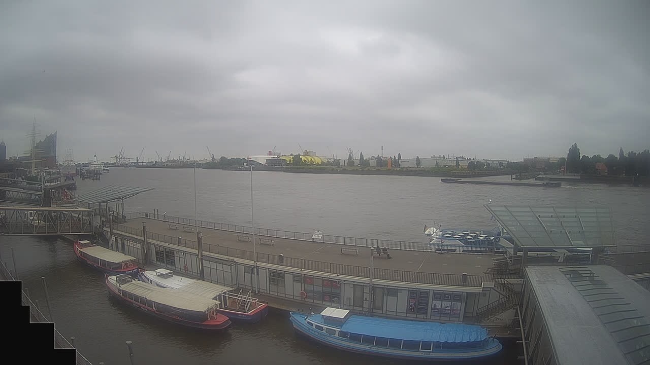 Archiv Foto Webcam Hamburg: Landungsbrücken